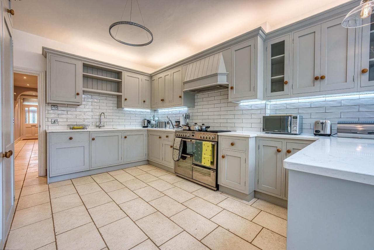 Spacious Nottingham Abode - Sleeps 16 Exterior photo