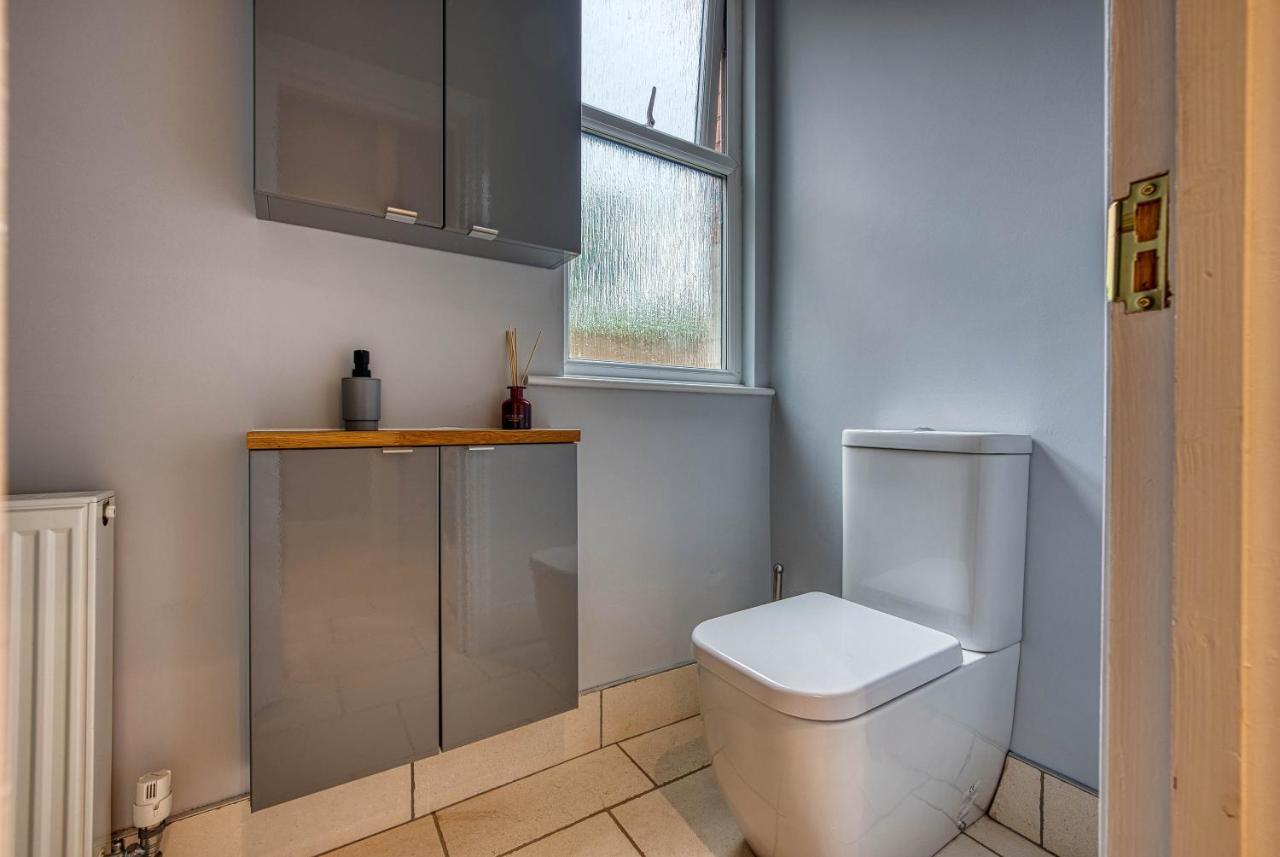 Spacious Nottingham Abode - Sleeps 16 Exterior photo