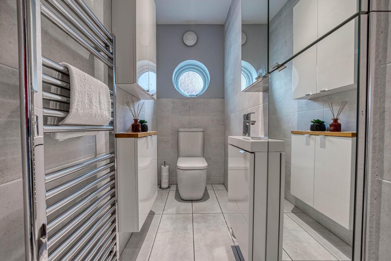 Spacious Nottingham Abode - Sleeps 16 Exterior photo
